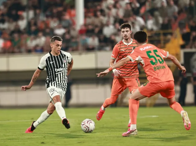 Leandro Trossard'dan Sert Tepki: Rakip Bana Tokat Attı