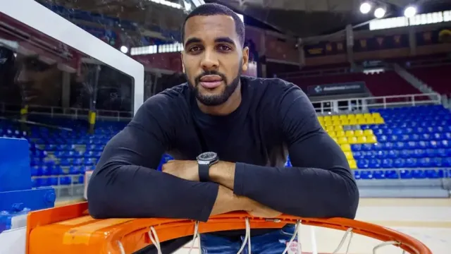 Brandon Davies Basketbolu Bıraktı: Yıldız Oyuncu Parkelere Veda Etti