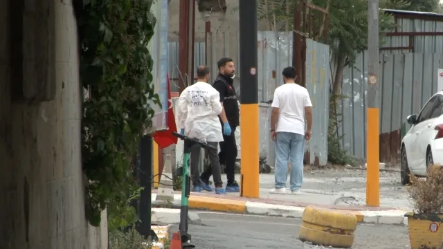 Fatih te Polise Bıçaklı Saldırı: Şüpheli Ayağından Vurularak Yakalandı