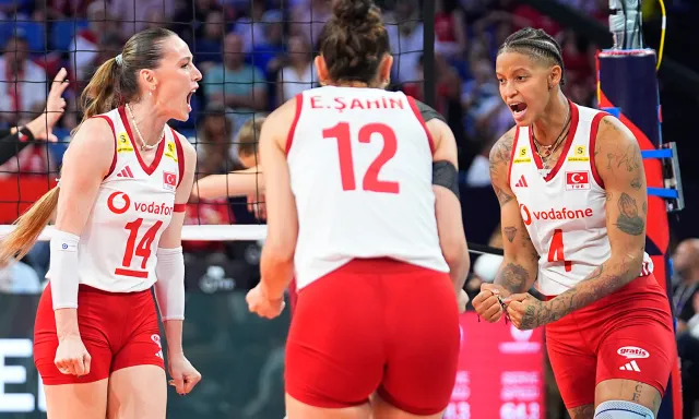 SON DAKİKA: Filenin Sultanları Avrupa Şampiyonası'nda Yarı Finalde