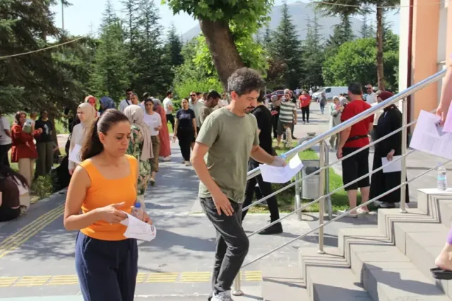 Öğretmen Adaylarına Önemli Duyuru: 2026-MEB AGS Sınav Tarihi Değişti