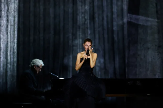 Celine Dion Yıllar Sonra Muhteşem Bir Dönüşle Paris'te Sahnelere Geri Döndü