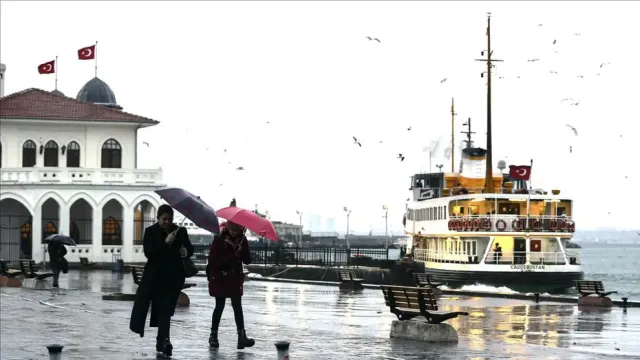 İstanbul'a Kuvvetli Yağış Uyarısı: Valilikten Saatli Açıklama