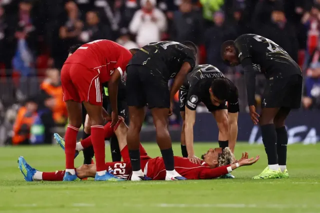 Liverpool'a Hugo Ekitike'den Kötü Haber: Yıldız Futbolcu 9 Ay Sahalardan Uzak Kalacak