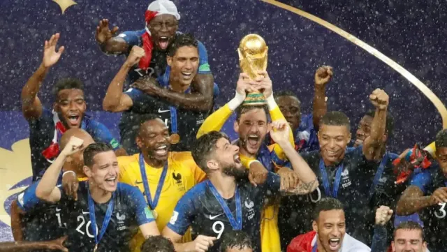 Benjamin Mendy Dünya Kupası Madalyasını Açık Artırmada Satışa Çıkardı