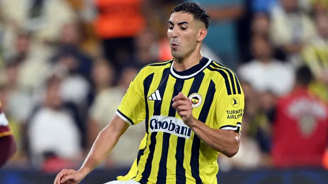 Fenerbahçe'de Mert Müldür için Kritik Karar: Yeni Sözleşme Yolda