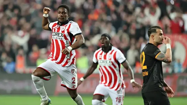Galatasaray Şampiyonluk Turunu Samsun'da Erteledi