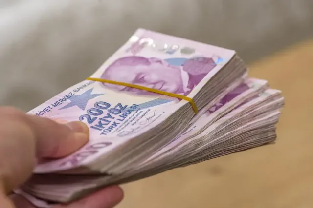 Bakan Şimşek İmzaladı: Milyonları İlgilendiren Yeni Zam Düzenlemesi Yürürlükte