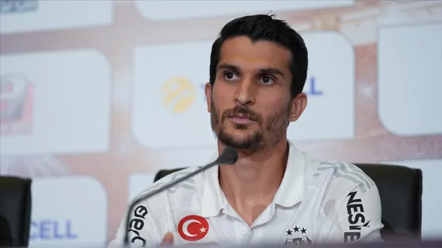 Necip Uysal yeni kariyeri için ilk adımı attı