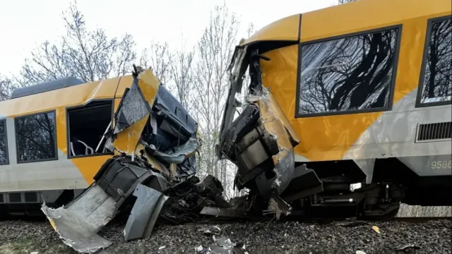 Danimarka'da Tren Kazası: 17 Yaralı