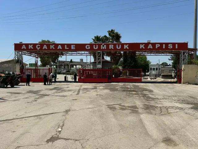 Akçakale Sınır Kapısı 12 Yıl Aradan Sonra Sivillere Kapılarını Açıyor