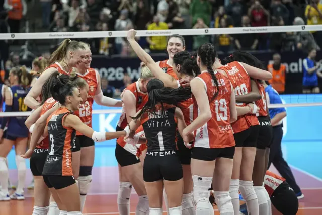 CEV Şampiyonlar Ligi'nde Dev Final: VakıfBank ve Eczacıbaşı Dynavit Karşı Karşıya