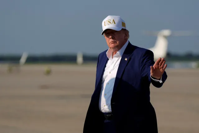 Trump Gizli Operasyonla Uçak Değiştirdi: Bakanlar Yem Uçakta Kaldı