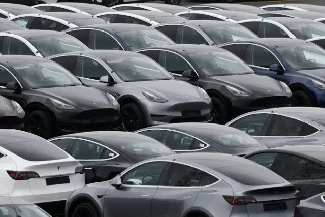 Yüksek Petrol Fiyatları Avrupa'da Elektrikli Araç Satışlarını Patlattı