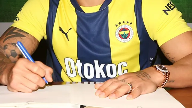 Ve Fenerbahçe'ye Beklenen Teklif Geldi: Diego Carlos İçin Sürpriz Talip