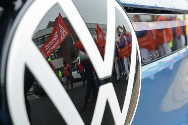 Volkswagen'den Şok Karar: 50 Bin Kişi Daha İşten Çıkarılıyor