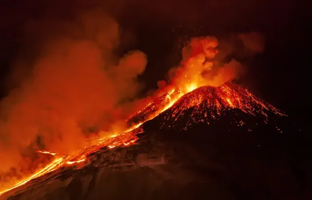 Etna Yanardağı'nın Gizemi Çözülüyor: Dünyada Eşi Benzeri Yok