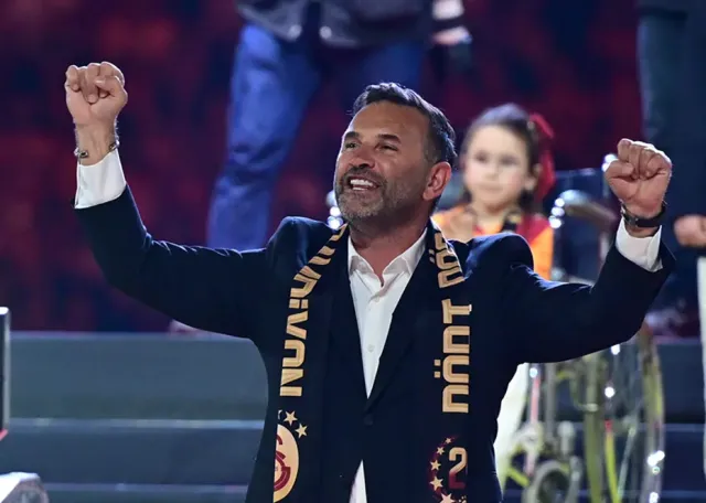 Okan Buruk'tan Tarihi Başarı: Galatasaray'da Rekorların Mimarı
