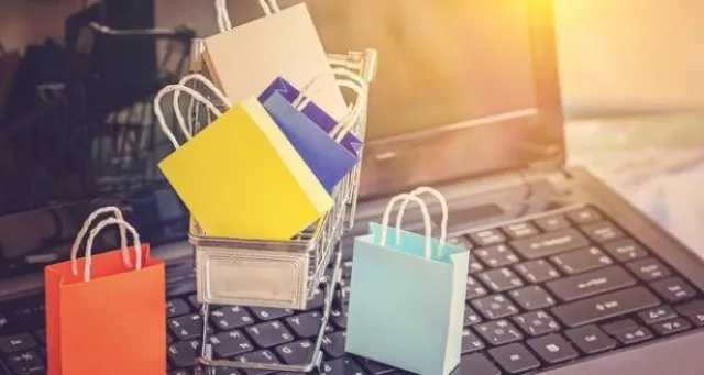 İngiliz Moda Devi Boohoo'ya Sahte İndirim Cezası