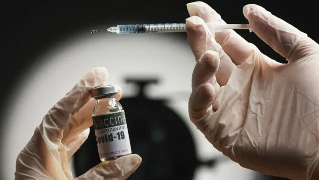 Tıp Dünyasında Devrim: Yapay Zeka Destekli İlk Aşı İnsanlarda Test Edildi