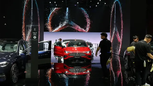 Mercedes-Benz Çin Pazarında Büyük Darbe Aldı: 700 Milyon Eurodan Fazla Zarar