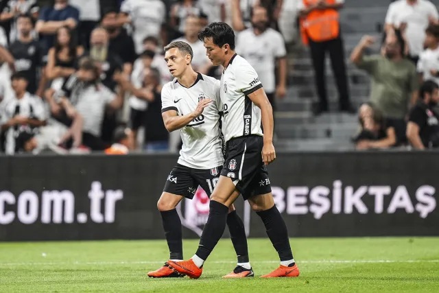 Zorunlu Değişiklik: Beşiktaş'ın Yıldızı Leandro Trossard Sakatlandı