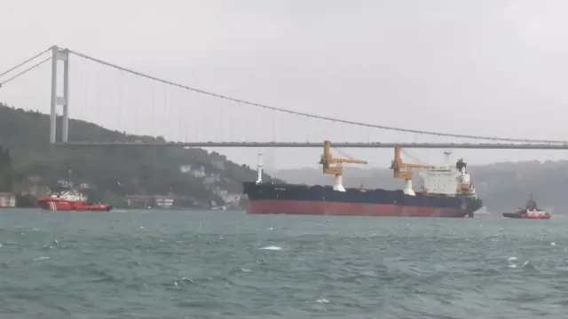 İstanbul Boğazı'nda Gemi Arızası: Gemi Trafiği Çift Yönlü Askıya Alındı
