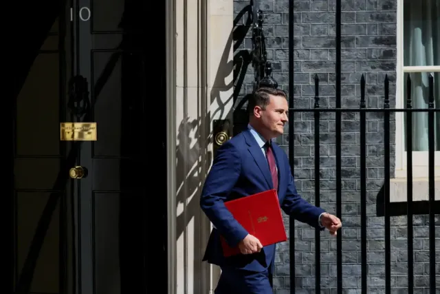 İngiltere'de Hükümet Krizi: Sağlık Bakanı Wes Streeting İstifa Etti