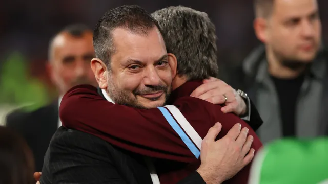 Trabzonspor'da Teknik Direktör Arayışları: Ertuğrul Doğan'dan Sürpriz Temaslar