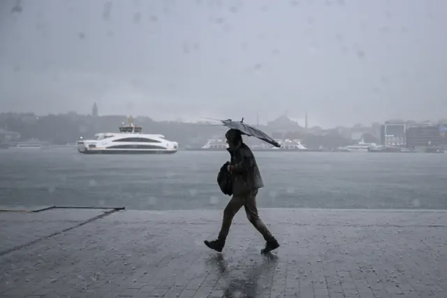 İstanbul Hava Durumu: Güneşli Günler Sona Eriyor, Sağanak Yağış Yolda