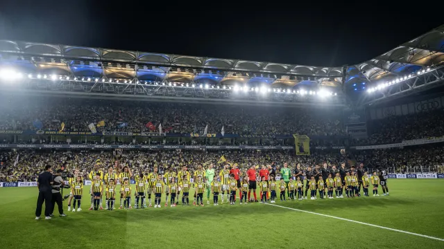 Fenerbahçe'nin Sturm Graz Maçı Kamp Kadrosu Açıklandı: 3 Önemli Eksik