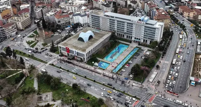 Belediyelere Kapsamlı Operasyon: İBB, Üsküdar ve Merkezefendi'de Gözaltılar