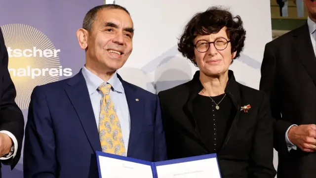 Uğur Şahin ve Özlem Türeci BioNTech'ten Ayrılıyor: Yeni Dönem Başlıyor