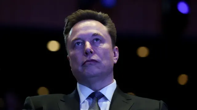 Elon Musk Tarihe Geçti: Dünyanın İlk Trilyoneri Oldu