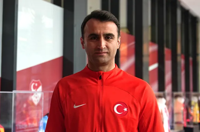 UEFA'dan Türk Hakemlere Kritik Görev: Atilla Karaoğlan Ajax Maçını Yönetecek