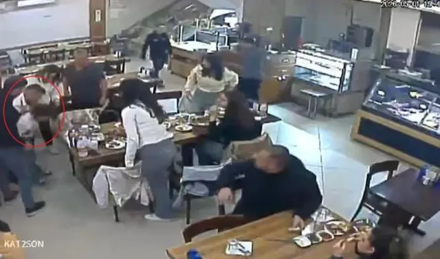 Bursa'da Korku Dolu Anlar: Restoranda Heimlich Manevrası İle Hayata Tutundu