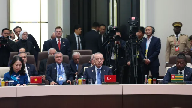 Cumhurbaşkanı Erdoğan'dan Şanghay Zirvesi'nde Önemli Mesajlar: Çatışmalar Diyalogla Çözülmeli