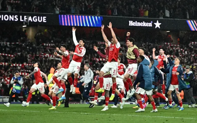 UEFA Şampiyonlar Ligi'nde Tarihi Başarı: Arsenal Final Biletini Kaptı