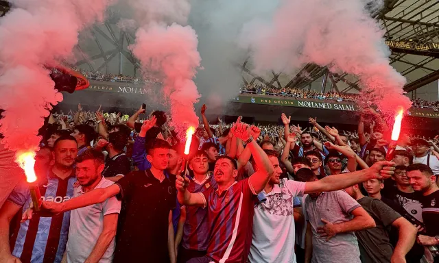 Mohamed Salah Çılgınlığı: Trabzonspor'da Tarihi İmza Töreni