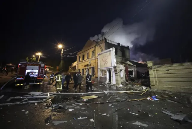 Rusya'dan Ukrayna'ya Şiddetli Balistik Füze Yağmuru: Can Kaybı Artıyor ve Polonya Alarmda