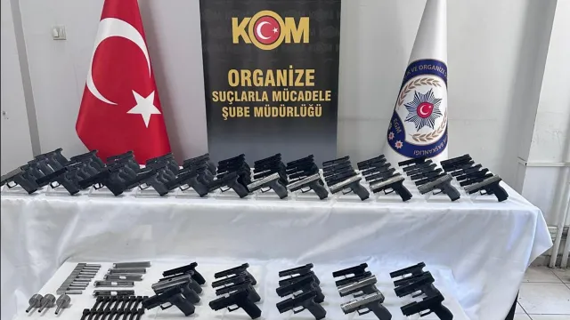 İzmir ve Manisa Merkezli Silah Kaçakçılığı Operasyonu: 13 Gözaltı