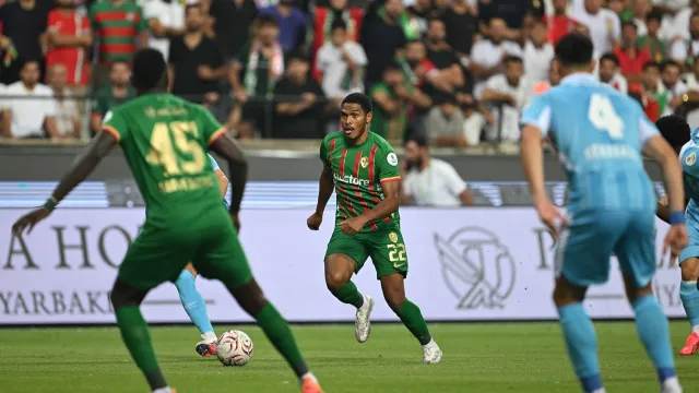 Amedspor - Erzurumspor Maçında VAR Krizi ve Sosyal Medya Tepkisi