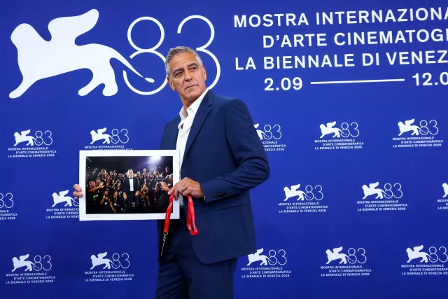 George Clooney'den Venedik'te Sert Trump Eleştirisi: Ülkeyi Liyakatsizler Yönetiyor