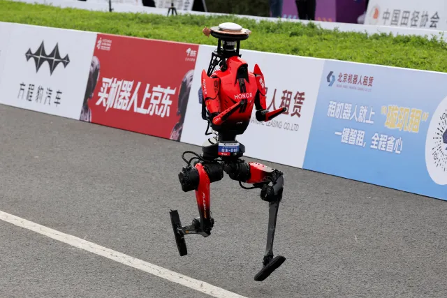 İnsansı Robot Lightning, Usain Bolt'un 17 Yıllık Rekorunu Geride Bıraktı