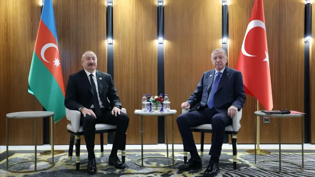 Cumhurbaşkanı Erdoğan, Azerbaycan Cumhurbaşkanı Aliyev ile Bir Araya Geldi