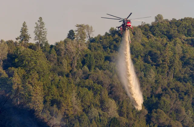ABD'de Orman Yangınına Müdahale Eden Helikopter Düştü