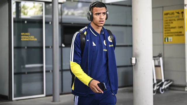 Fenerbahçe, Sturm Graz Maçı İçin Avusturya'ya Geti