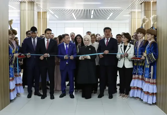 Emine Erdoğan'dan Kazakistan'da Çevre Hamlesi: Sıfır Atık Laboratuvarı Açıldı