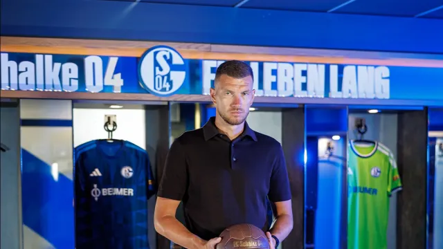 Resmi İmzayı Attı: Edin Dzeko Schalke 04 ile Sözleşme Yeniledi