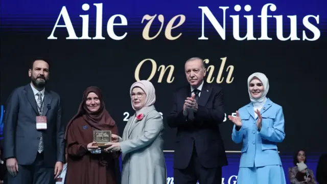 Emine Erdoğan'dan Aile ve Nüfus On Yılı Vizyon Belgesi Mesajı